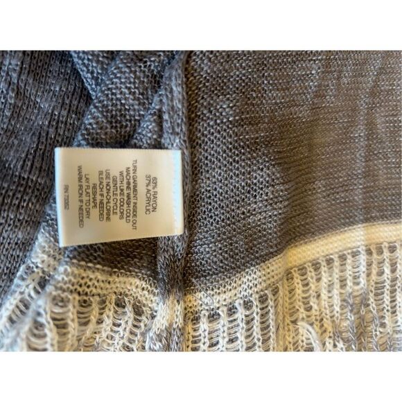 Hannah duster cardigan ￼grey and white - Picture 8 of 9